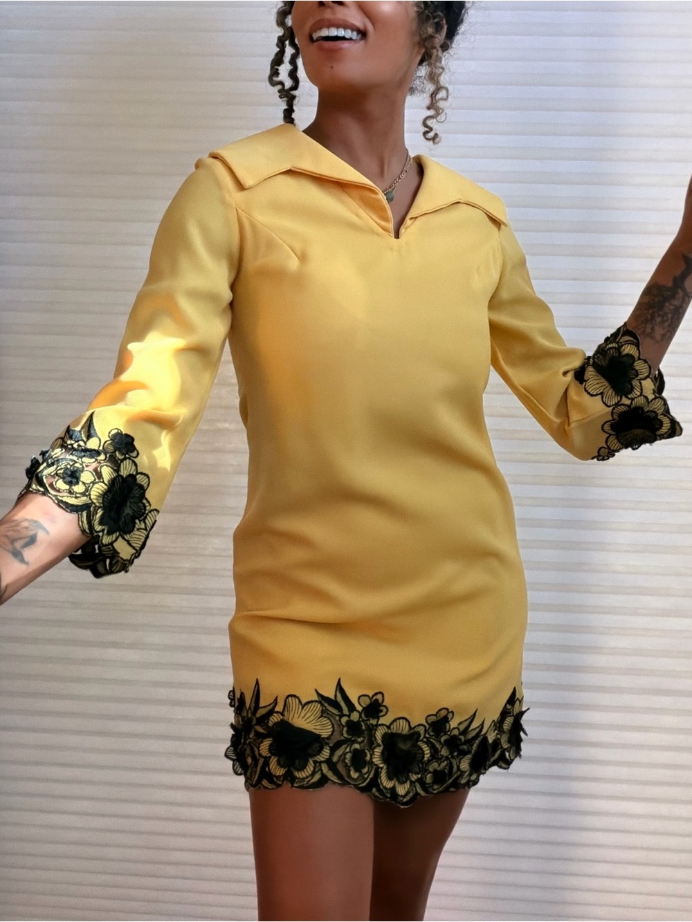 Vintage Mod Lace-Trim Retro Mini Shift Dress